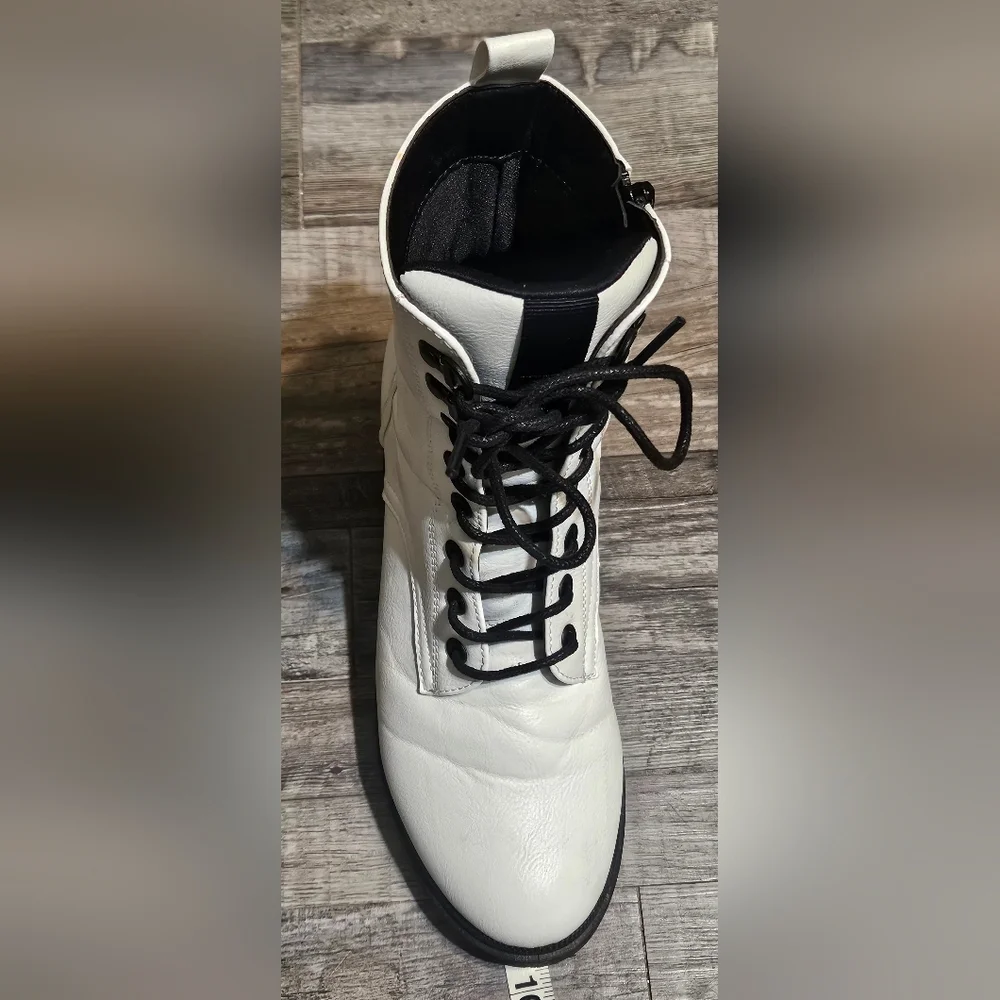 ❤️💜Mia Pennelopie White Combat Plataform Boots‎ Sz 6.5 Women’s.❤️💜